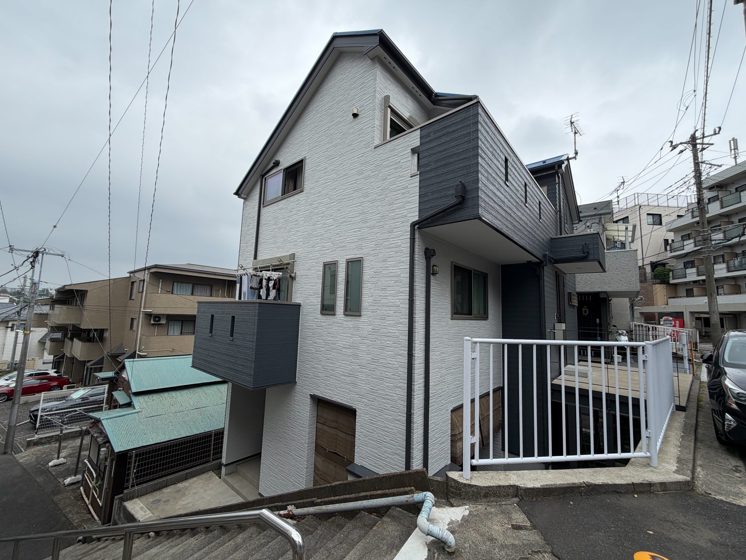 横浜市神奈川区  H様邸　外壁塗装　屋根塗装　バルコニー防水　コーキング工事