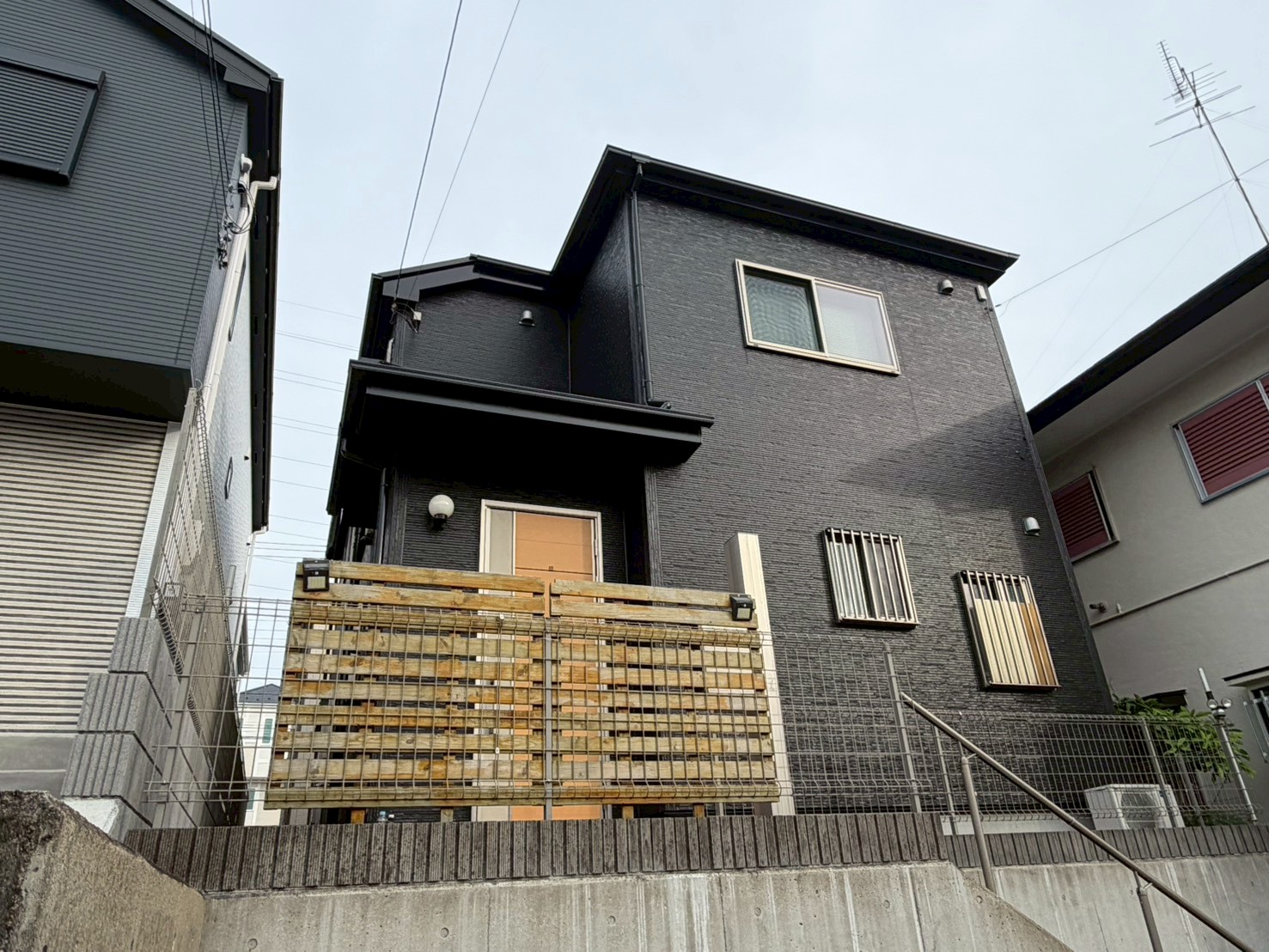 横浜市旭区　S様邸　外壁塗装　屋根塗装　バルコニー防水　コーキング工事